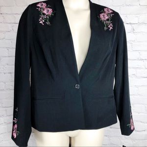 XOXO NWT Black Blazer w Floral Embroidery Sz XL